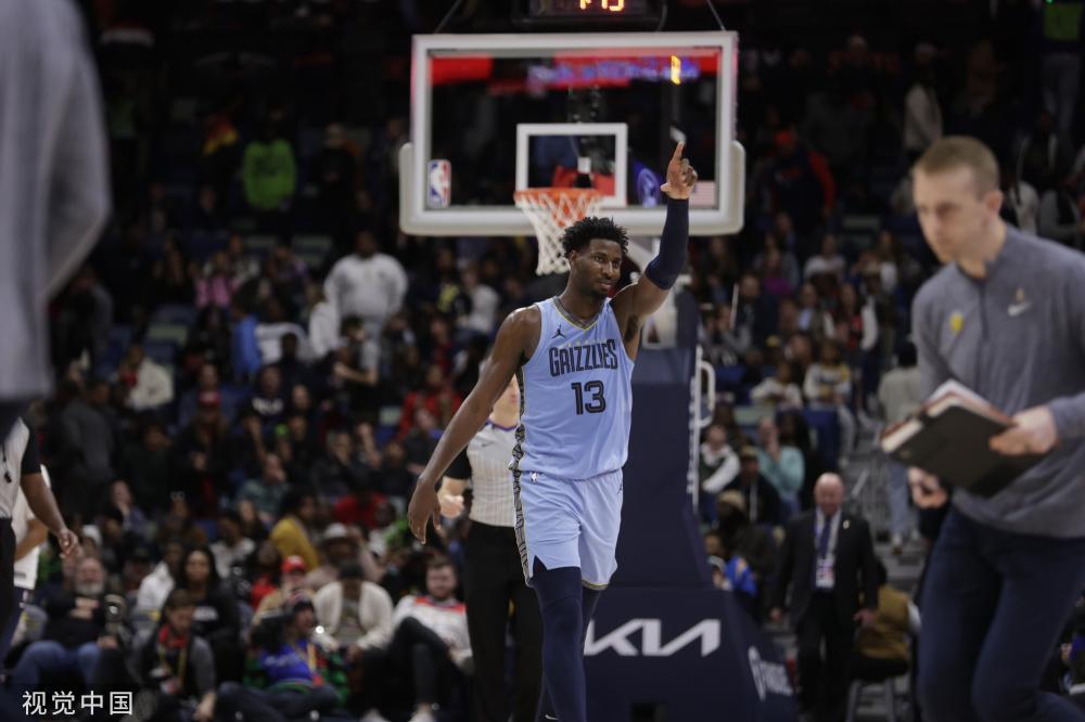 在逆境中屡 在逆境中屡