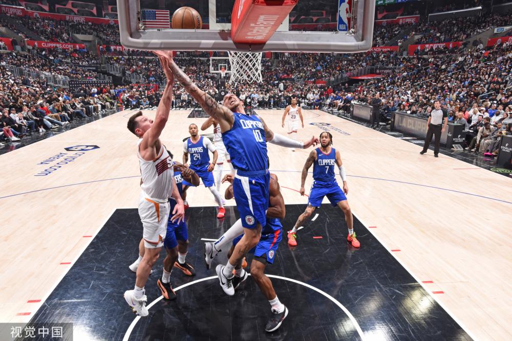 居然接連三 居然接連三